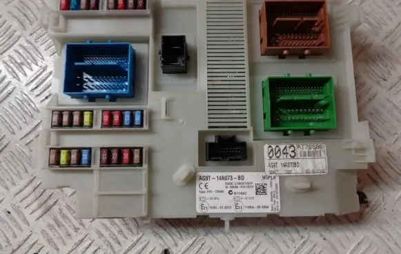 Ford Mondeo MK IV Fuse module AG9T14A073BD
