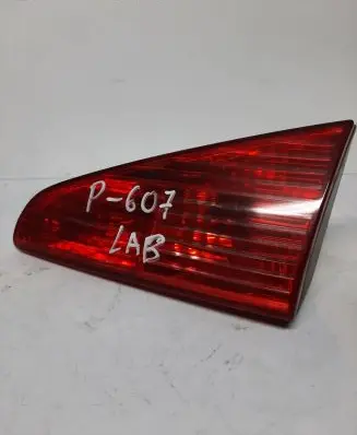 Peugeot 607 Tailgate rear/tail lights