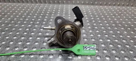 Seat Leon (5F) In-tank fuel pump S18031546 05E127027