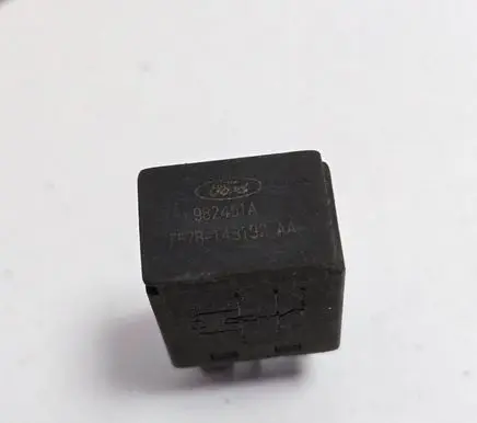 Ford Mondeo MK II Other relay F57B14B192AA 082451A 982451A
