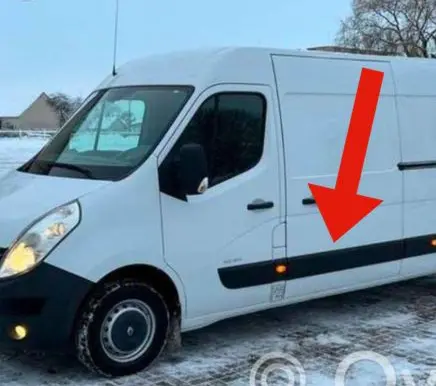 Renault Master III Sliding door trim (molding) 828210160R 828213589R