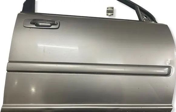 Nissan X-Trail T30 Front door 