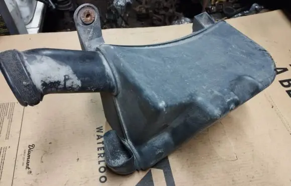 Chrysler Neon II Air filter box 382060