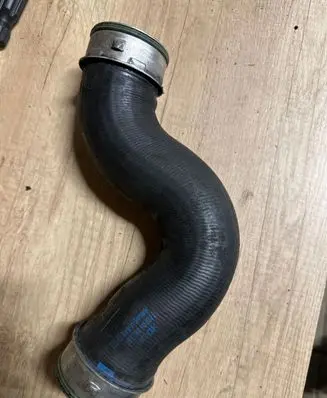 Volkswagen Golf V Intercooler hose/pipe 1K0145832E