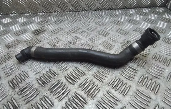 Mercedes-Benz CLS C219 Engine coolant pipe/hose A2118302896