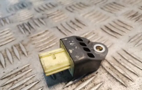 Lexus CT 200H Airbag deployment crash/impact sensor 8983175020