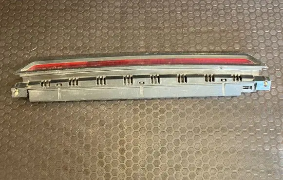 Volkswagen PASSAT B5 Third/center stoplight 3B9945097A