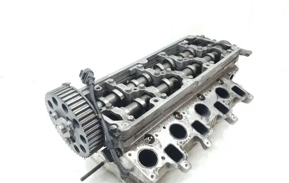 Volkswagen Golf VI Engine head 03L103373A 03L103286A