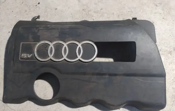 Audi A4 S4 B5 8D Engine cover (trim) 058103724C