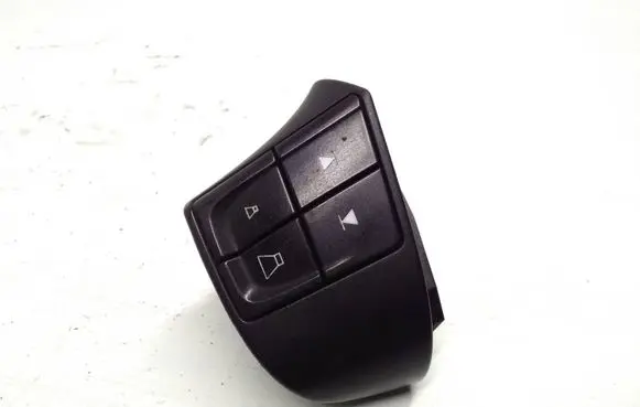 Steering wheel buttons/switches