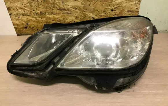 Mercedes-Benz E W212 Headlight/headlamp A2128200361