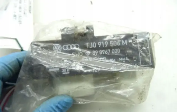 Skoda Fabia Mk2 (5J) Coolant fan relay 1J0919506M