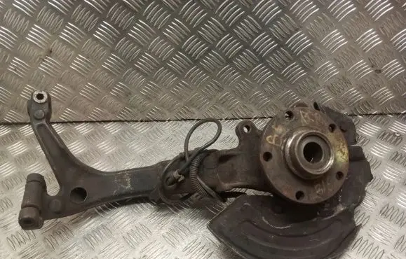 Volkswagen PASSAT B5 Front wheel hub