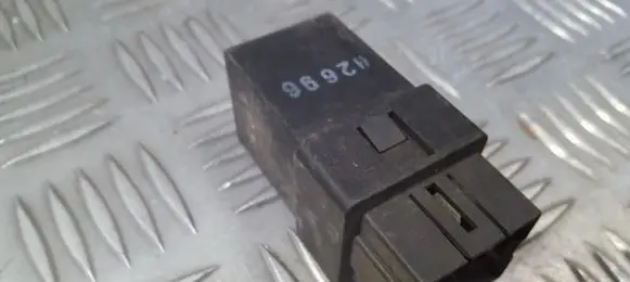 Volvo S40, V40 Other relay MB954185