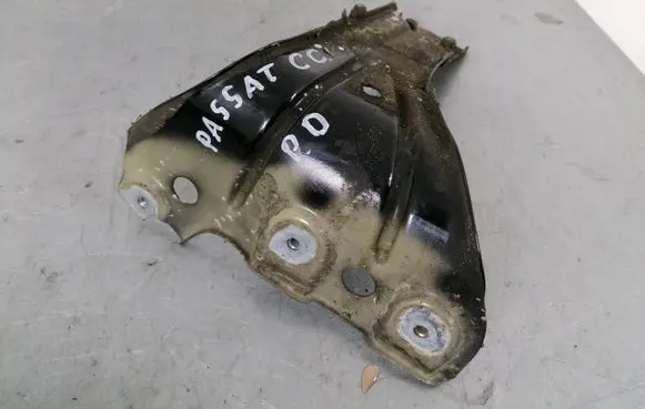 Volkswagen PASSAT CC Fender mounting bracket 3C8821142
