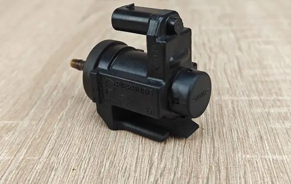 BMW 4 G22 G23 G24 G26 Vacuum valve 8570591