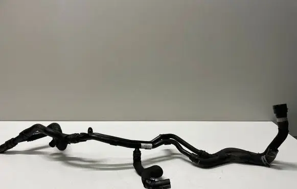 Volkswagen PASSAT B8 Engine coolant pipe/hose 5Q0121065H