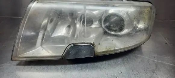 Skoda Superb B5 (3U) Front reflector 