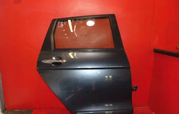 Honda FR-V Rear door