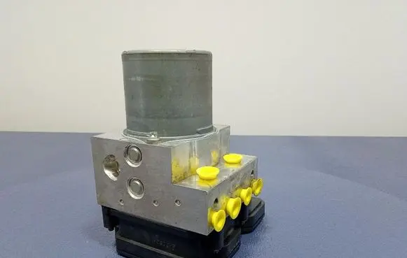 BMW 5 F10 F11 ABS Pump 6856841