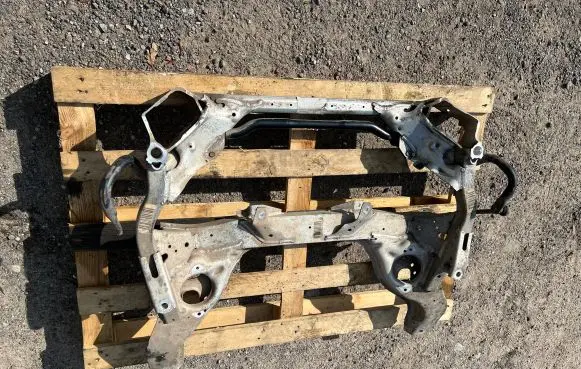 BMW 1 E82 E88 Front subframe 516483699 503269339 526483701