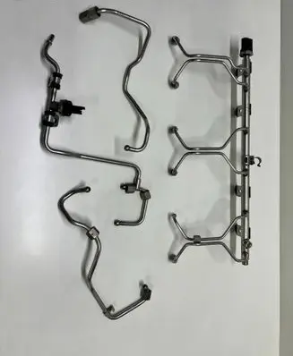 BMW M3 F80 Fuel main line pipe 7848363 13537848363