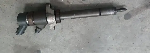 Citroen C4 Grand Picasso Fuel injector 0445110239
