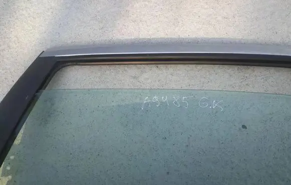 Peugeot 307 Rear door window glass as2