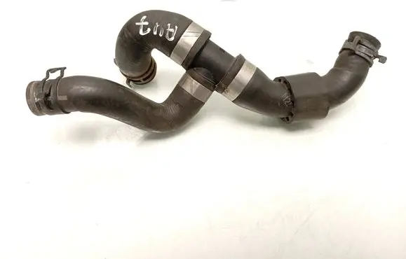 Volkswagen PASSAT B8 Engine coolant pipe/hose 04L122073D