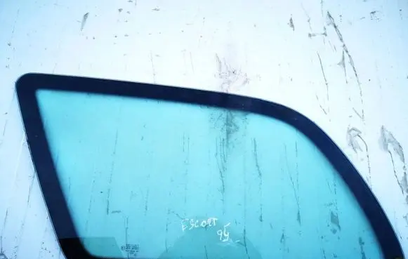 Ford Escort Rear side window