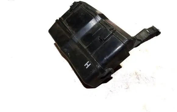 Toyota Avensis T250 Fuse module 9008087019
