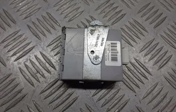 Toyota Corolla E120 E130 Sliding door control unit/module 89741-02090