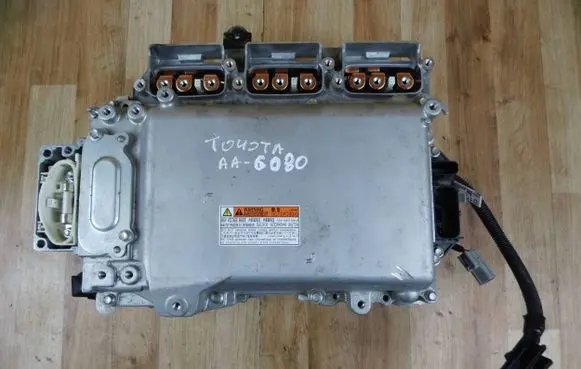 Toyota RAV 4 (XA40) Voltage converter inverter G92A042030 G927048060 1817000321