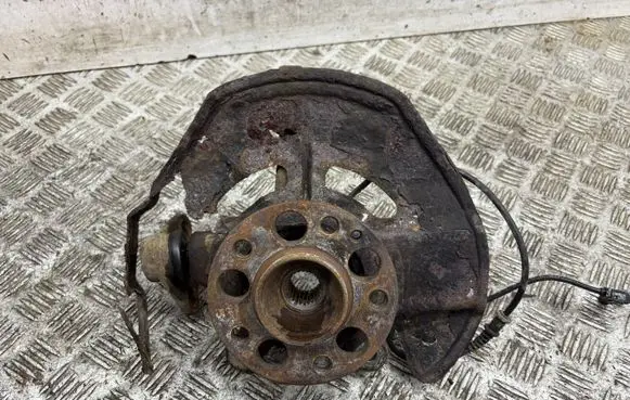 Mercedes-Benz A W169 Front wheel hub