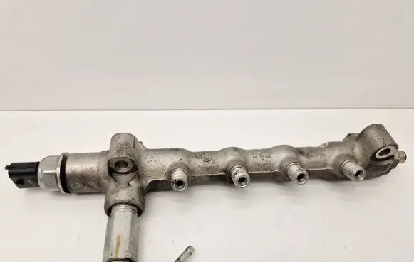 Opel Astra J Fuel main line pipe 45PP32 12235247375