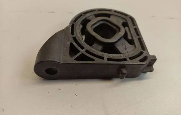 Hyundai Kona I Radiator mount bracket 
