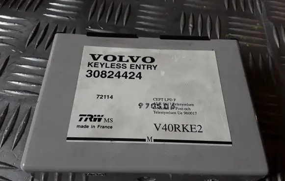 Volvo S40, V40 Keyless (KESSY) go control unit/module 30824424 V40RKE2