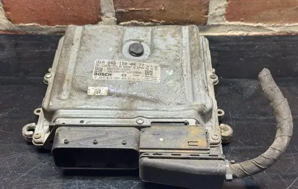 Mercedes-Benz Sprinter W906 Engine control unit/module A6461500477 0281014202
