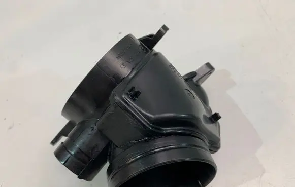 Intake resonator