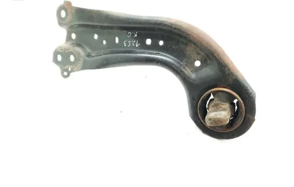 Toyota RAV 4 (XA50) Rear control arm