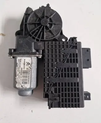 Citroen C4 I Picasso Front door window regulator motor 9682495880