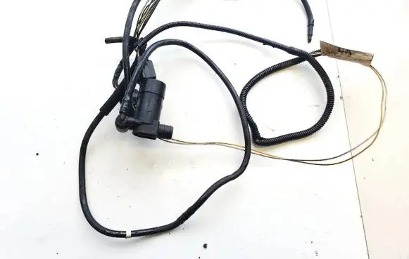 Volvo S80 Windscreen/windshield washer pump 1s7117k624dd 1s71-17k624-dd