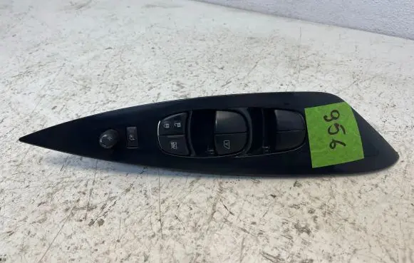 Nissan Leaf I (ZE0) Electric window control switch 809613ND0A