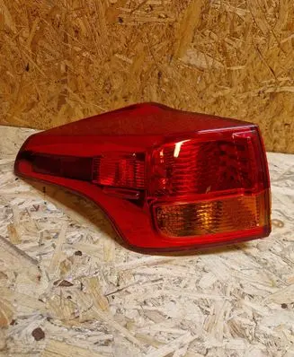 Toyota RAV 4 (XA40) Rear/tail lights 315600R030