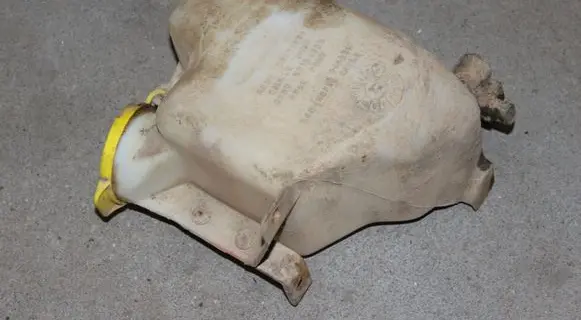 Jeep Wrangler Coolant expansion tank/reservoir 55154804