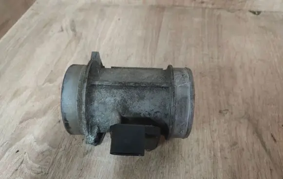 Audi A4 S4 B7 8E 8H Mass air flow meter AFH7025