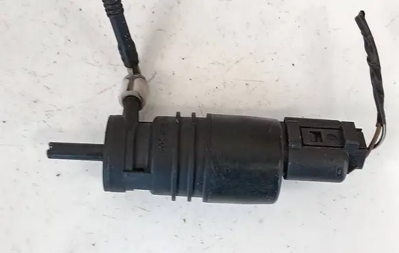 BMW 5 GT F07 Windscreen/windshield washer pump 6712693416001 67126934160-01