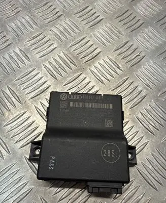 Audi A5 Sportback 8TA Gateway control module 8R0907468P