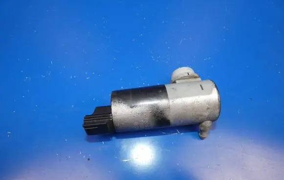 Volvo S90, V90 Windshield washer spray nozzle 