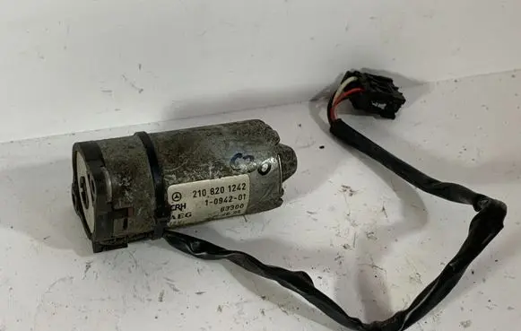 Mercedes-Benz E W210 Seat adjustment motor A2108201242